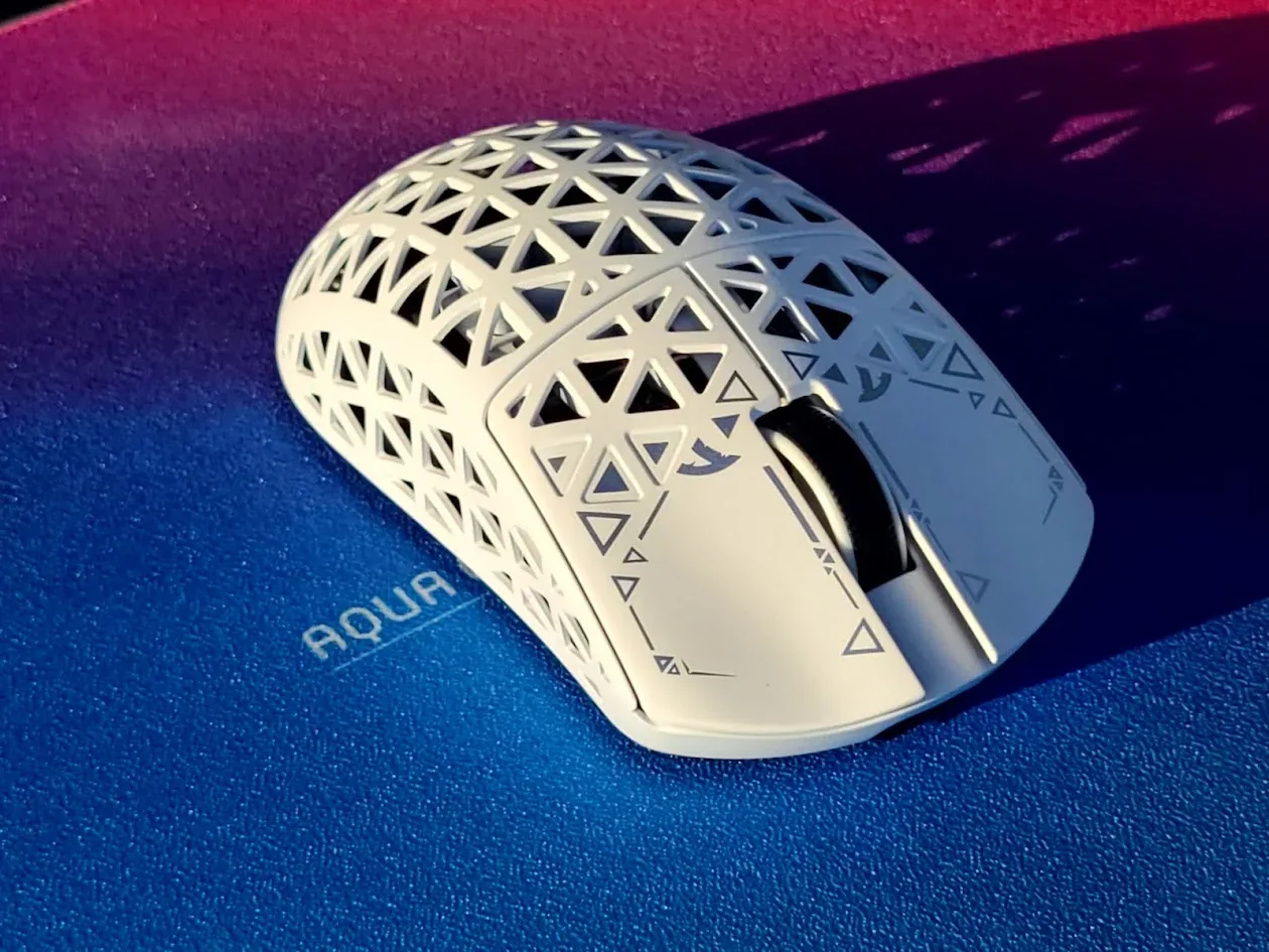 ATTACK SHARK R5 ULTRA WHITE
