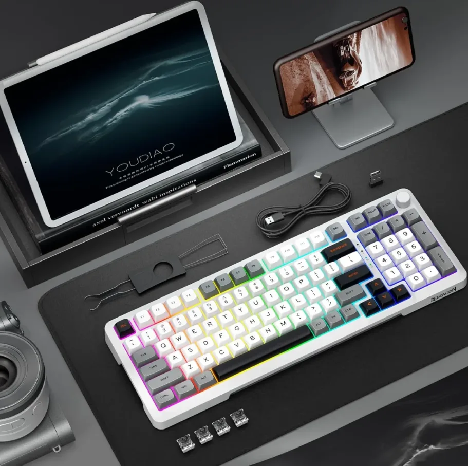 REDRAGON K688WGL-RGB PRO
